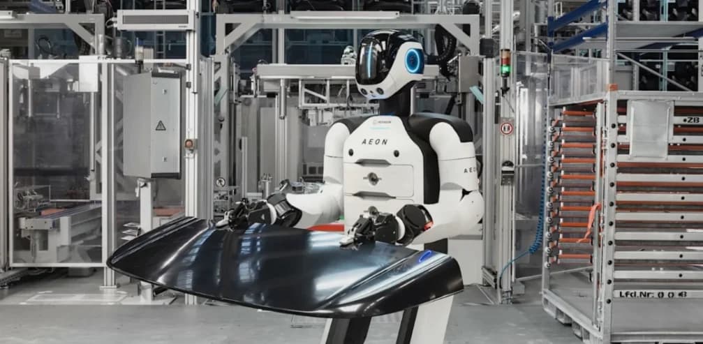 လူတူစက်ရုပ်တွေနဲ့ လျှပ်စစ်ကားတွေ ထုတ်နေတဲ့ BMW