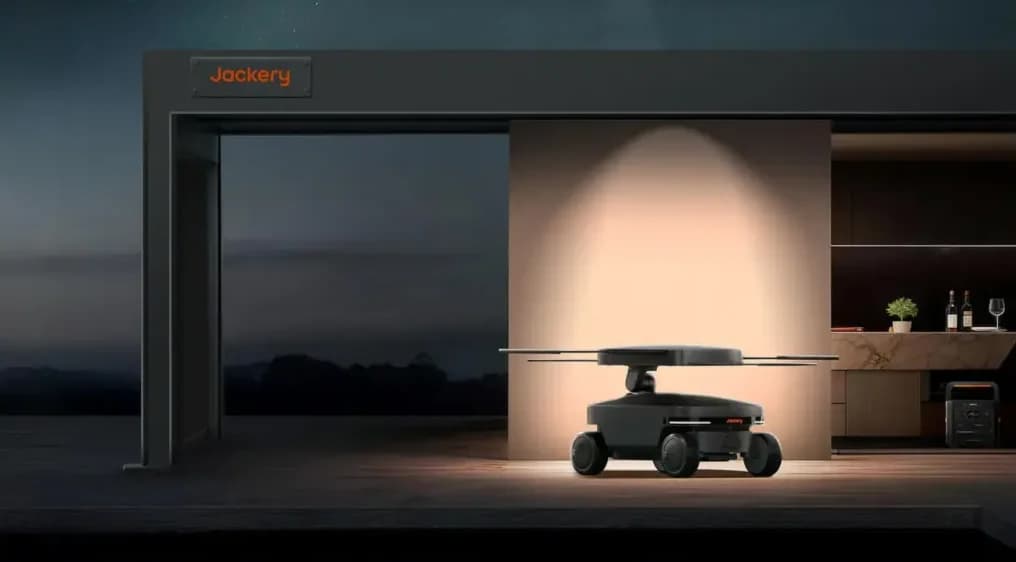 သခင်နားက မခွာဘဲ မီးအားလိုက်ဖြည့်ပေးမယ့် “Solar Mars Bot” စက်ရုပ်