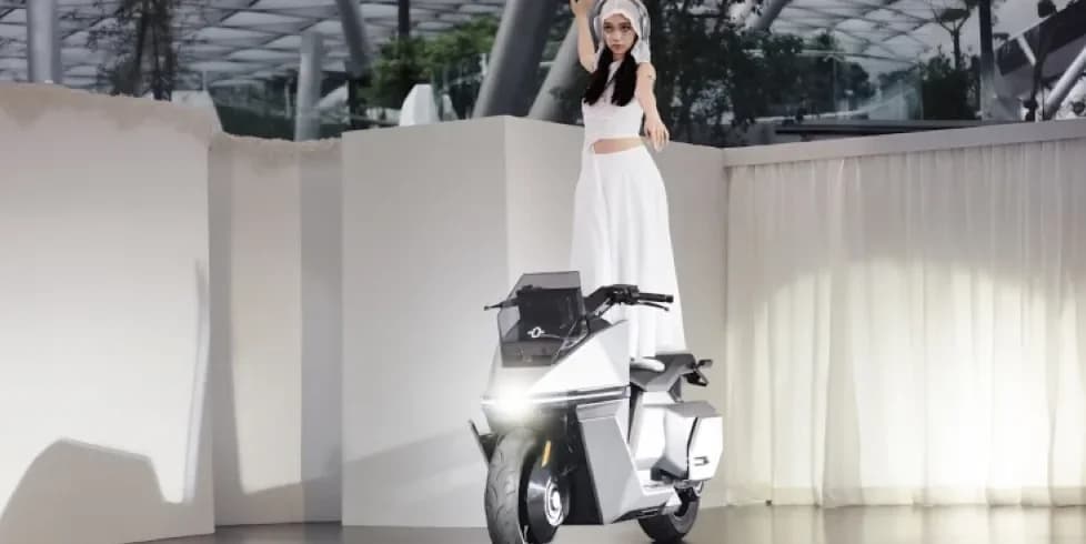 ဆိုင်ကယ်မှောက်ဖို့ဆိုတာ လုံးဝမဖြစ်နိုင်တော့တဲ့ ကမ္ဘာ့ပထမဆုံး ကိုယ်တိုင်ဟန်ချက်ထိန်း လျှပ်စစ်ဆိုင်ကယ်