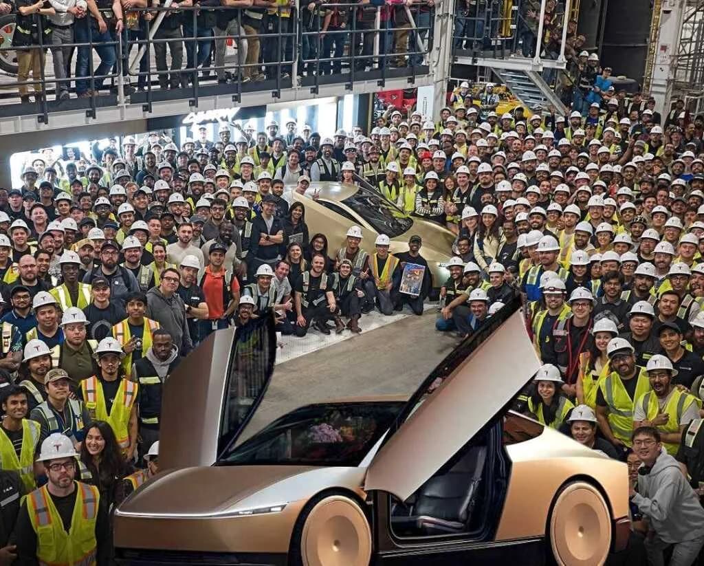 စတီယာရင်နဲ့ လီဗာ မပါတဲ့ ပထမဆုံး Cybercab ကို Tesla စတင်ထုတ်လုပ်